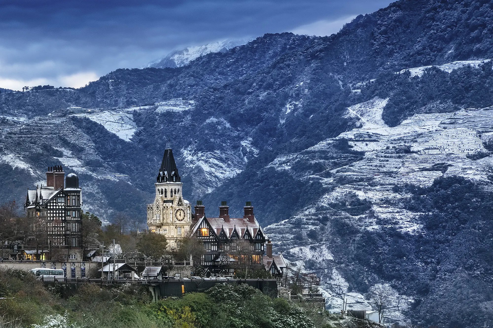 雪中的清境老英格蘭莊園